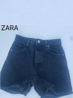 Zara Shorts Color Off Black
